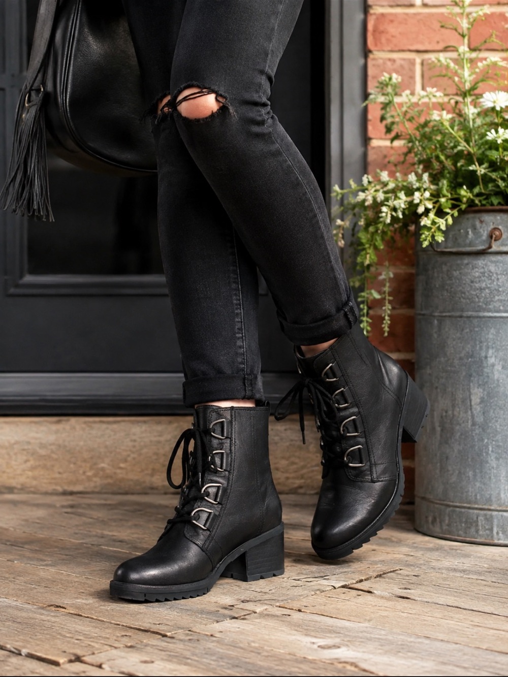 Sorel Black Lace-Up Leather Ankle Boots Block Heel Size 6.5